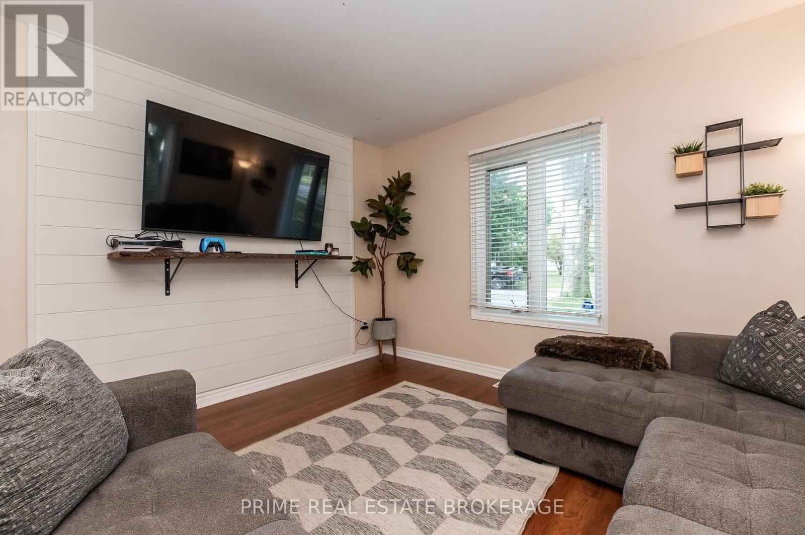 173 FURNIVAL ROAD - Image 6