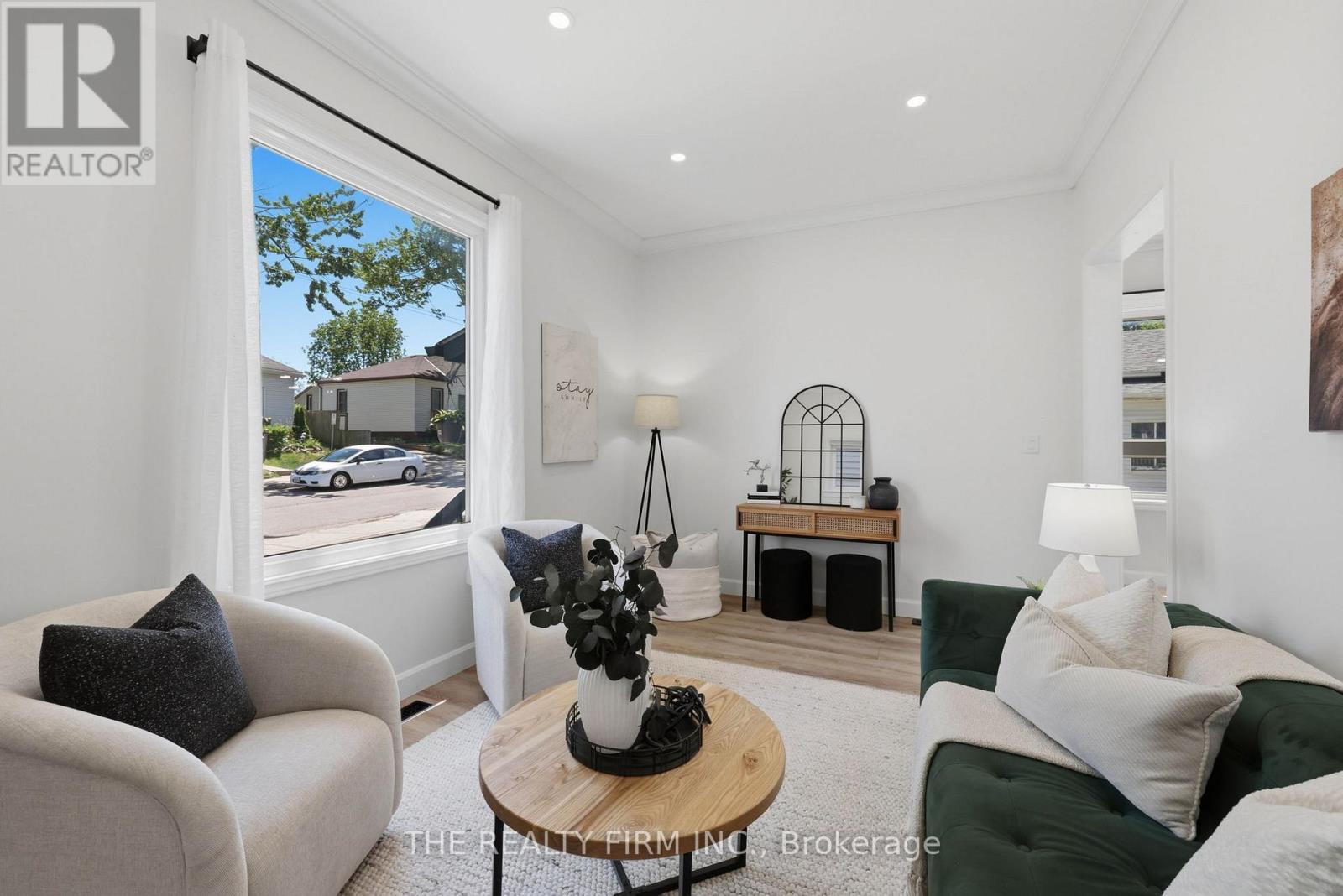 1068 MARGARET STREET - 13