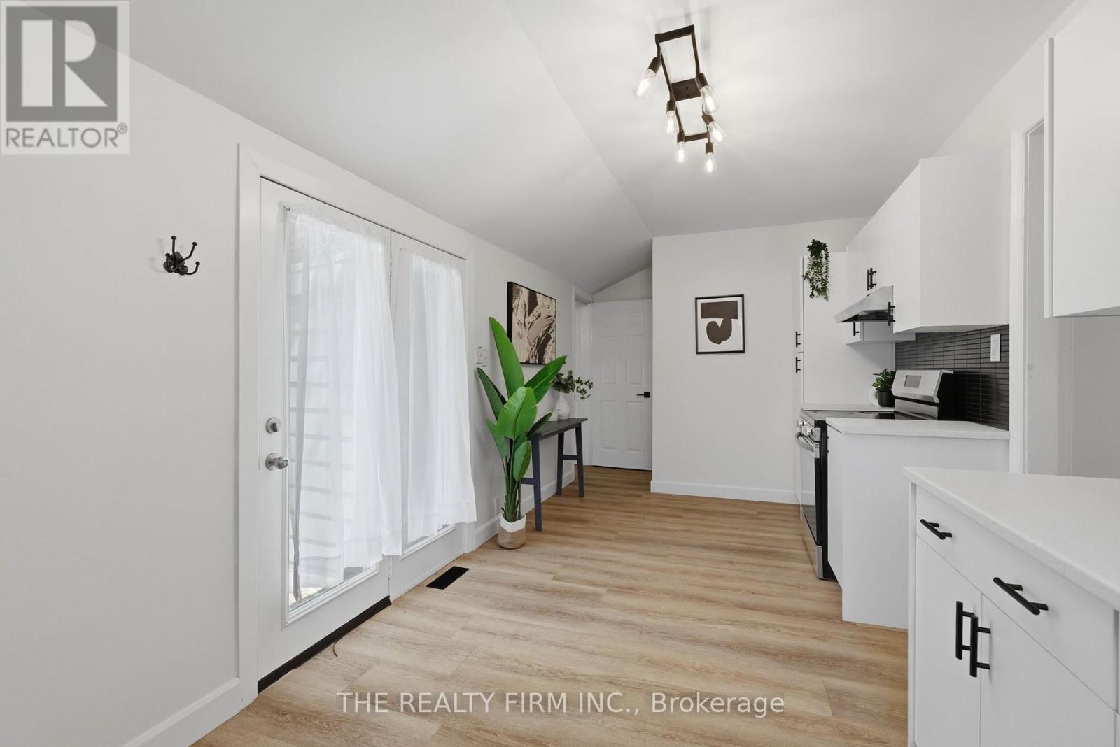 1068 MARGARET STREET - 15