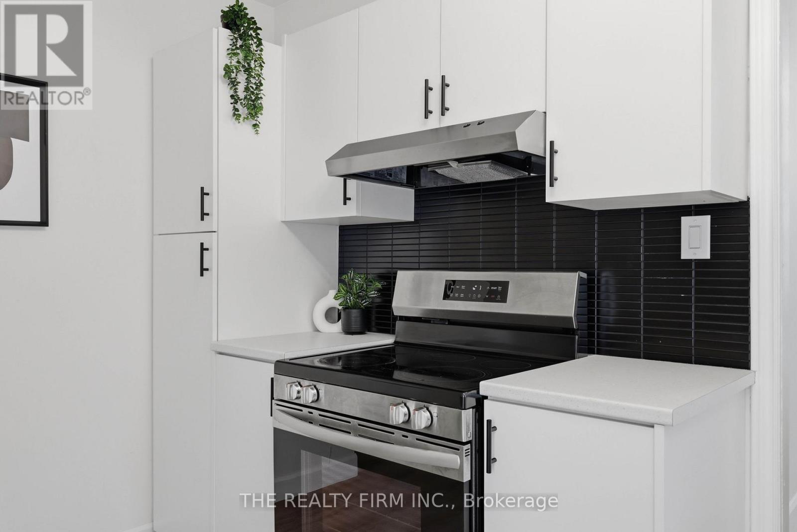 1068 MARGARET STREET - 18