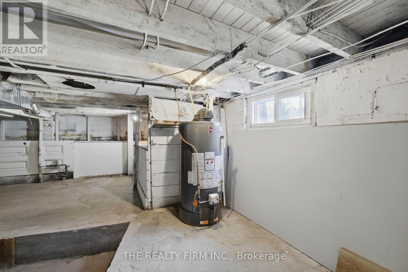 1068 MARGARET STREET - 35