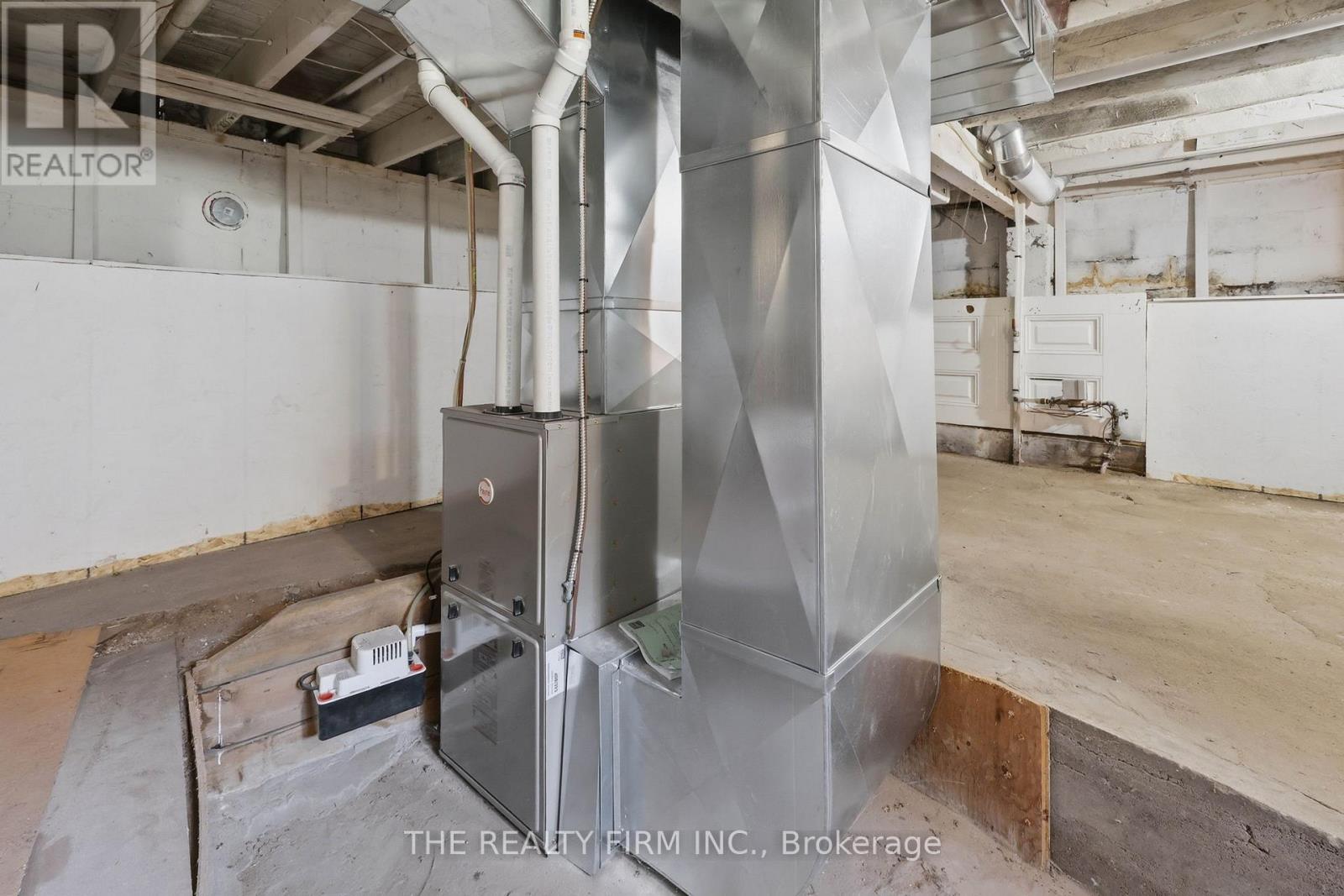1068 MARGARET STREET - 37