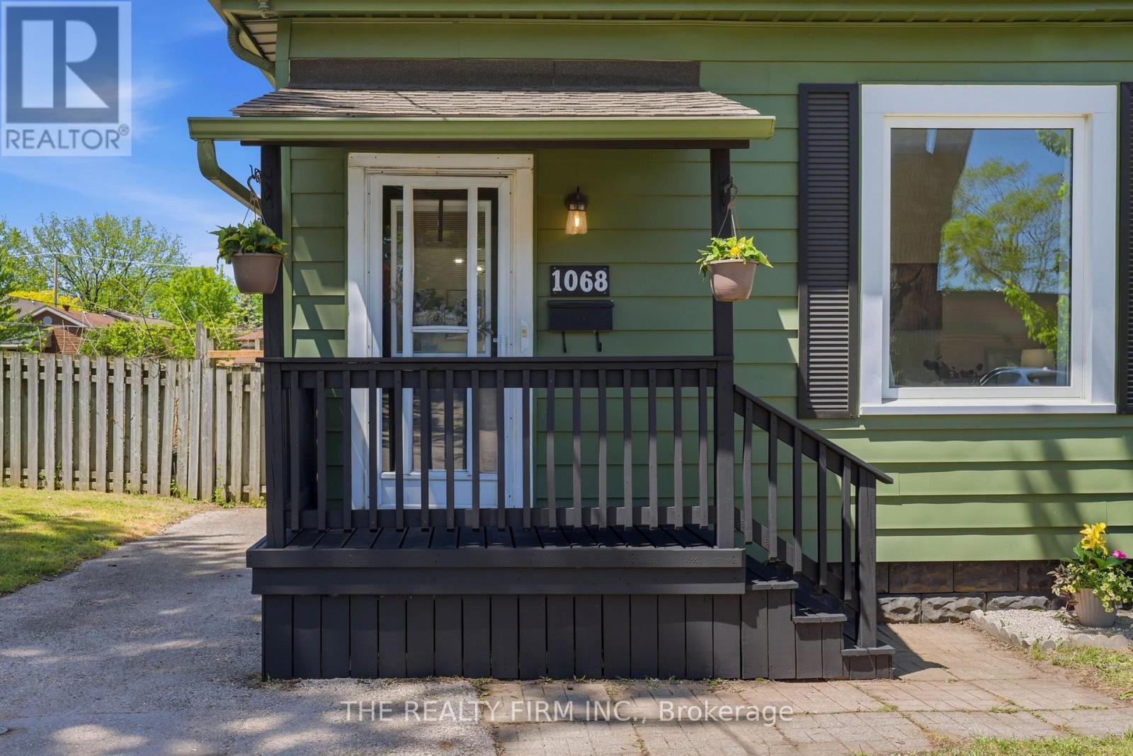 1068 MARGARET STREET - 4