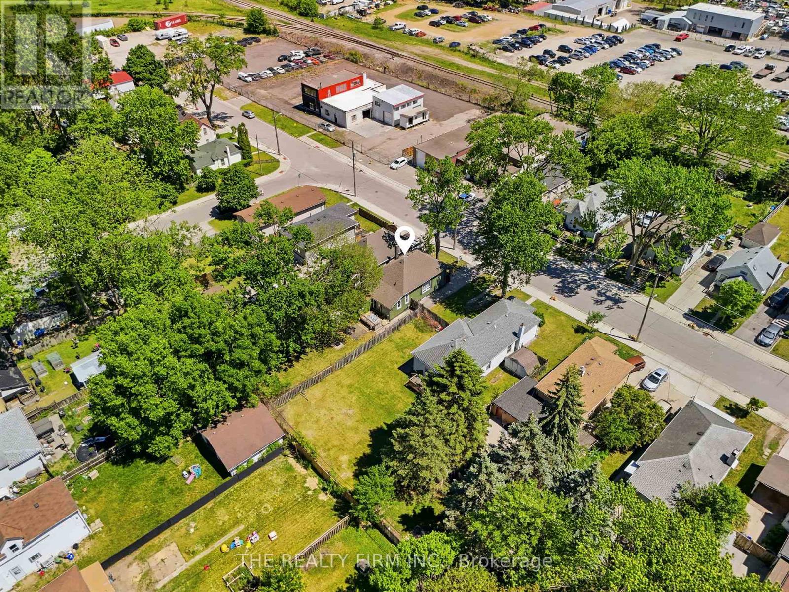 1068 MARGARET STREET - 40