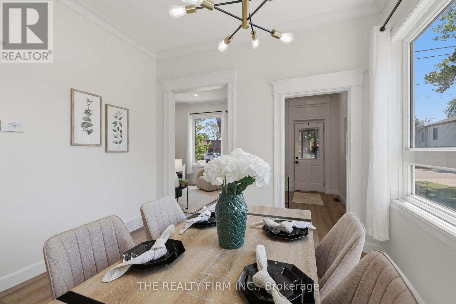 1068 MARGARET STREET - 9
