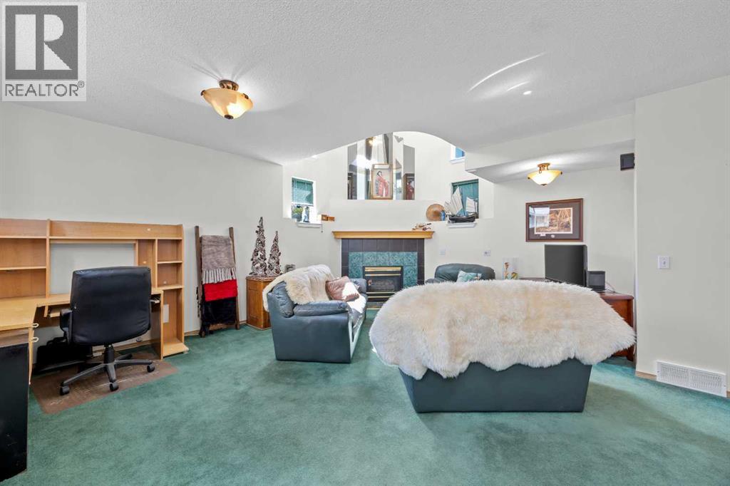 242 Hidden Spring Mews NW - 28
