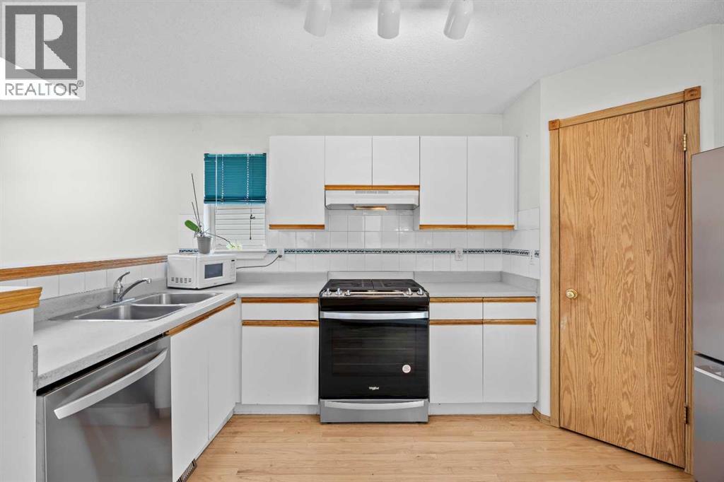 242 Hidden Spring Mews NW - 11