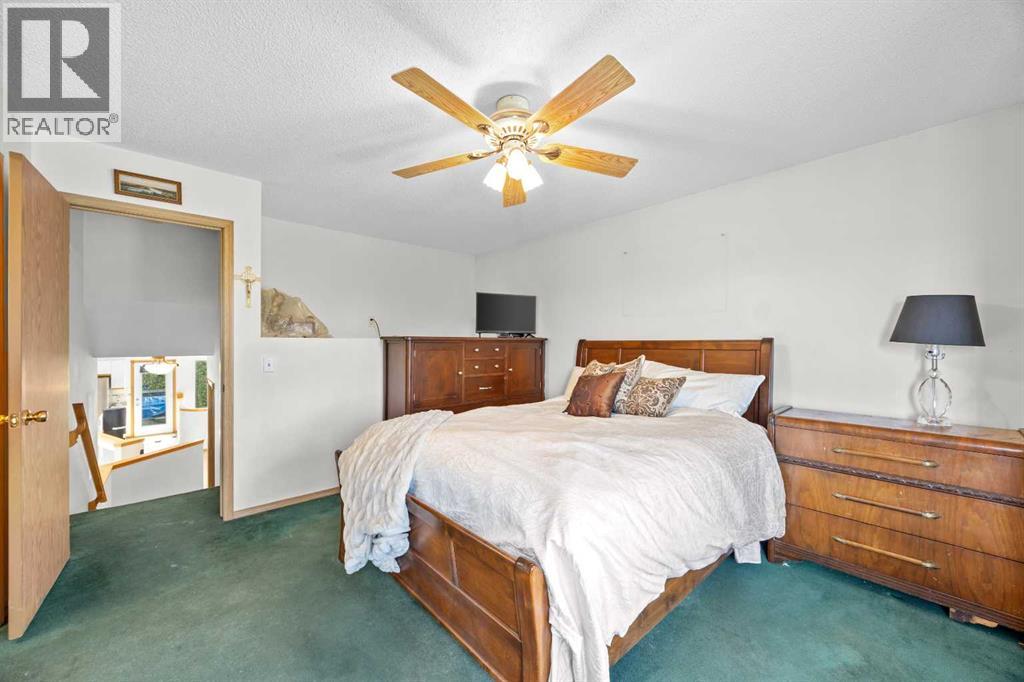 242 Hidden Spring Mews NW - 20