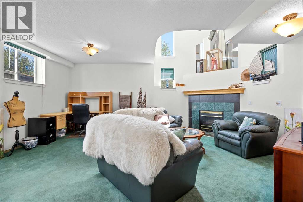 242 Hidden Spring Mews NW - 30