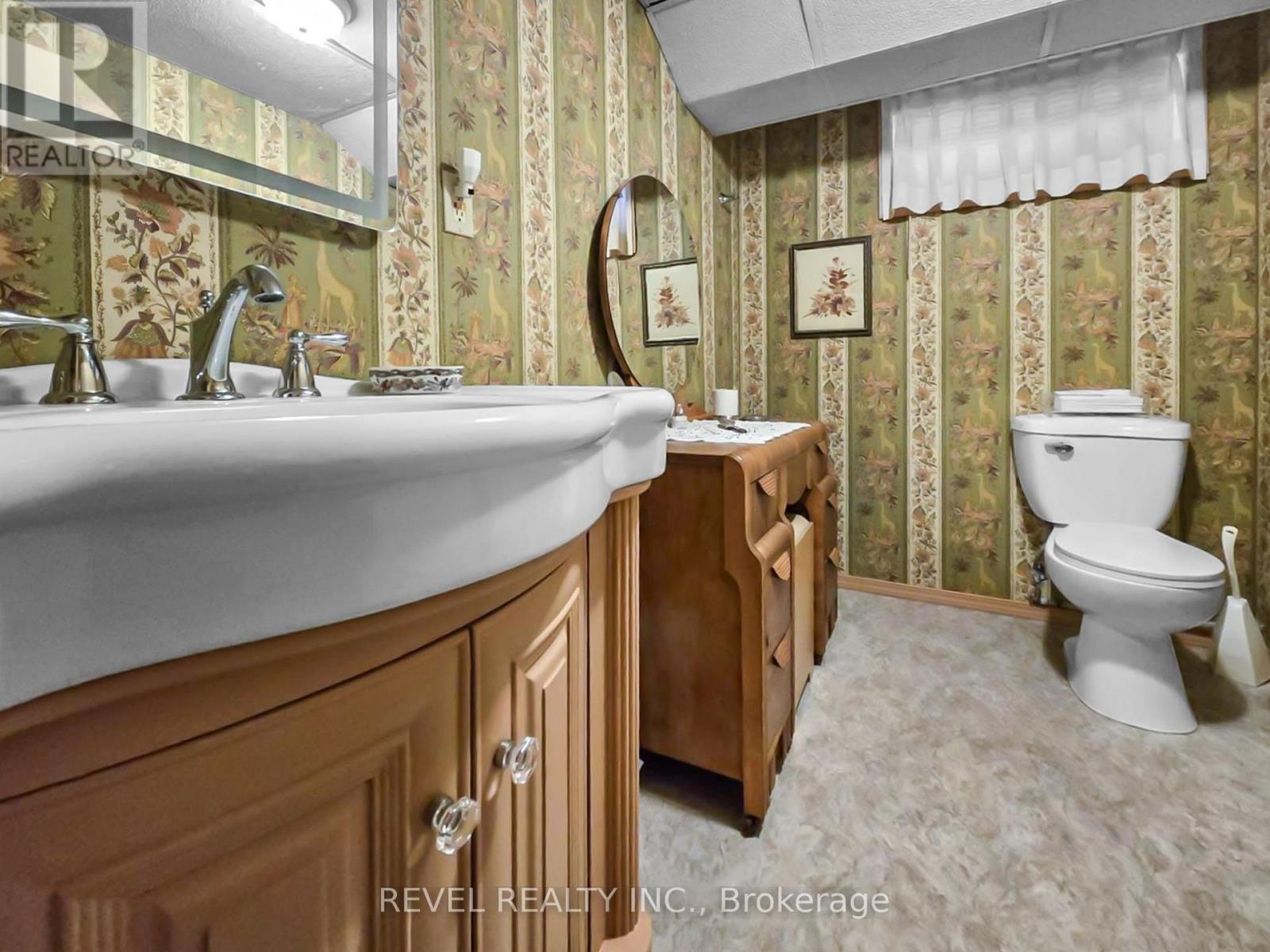 406 TOKE STREET - 18