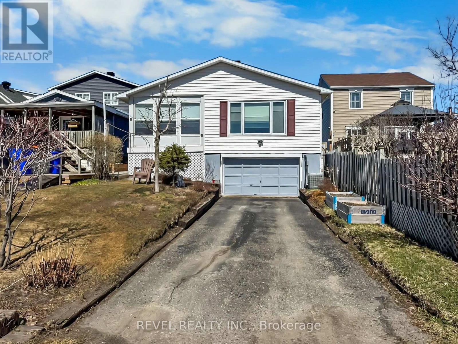 406 TOKE STREET - 20