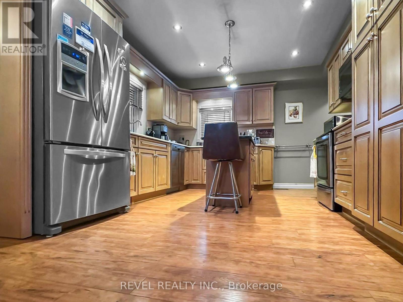 406 TOKE STREET - 3