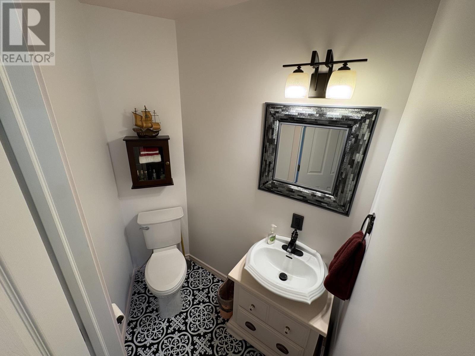 150 CAPTAIN RD - Image 20