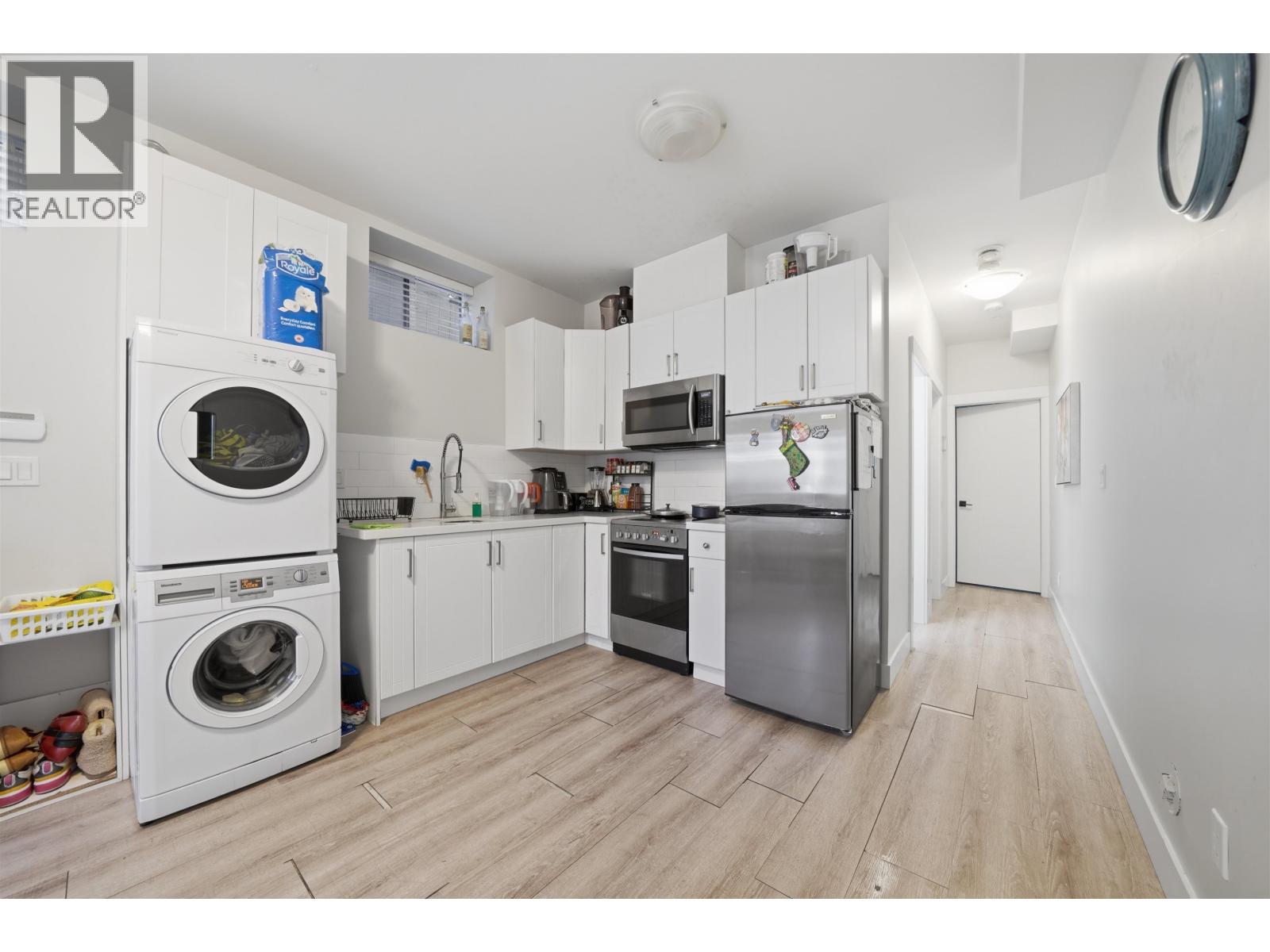 8 Bed, 8 Bath House for Sale in Vancouver – 3123 E 7TH AVENUE, Vancouver – MLS# R3148462 - Image 33