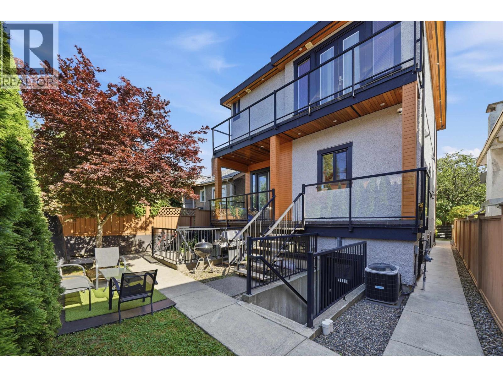 8 Bed, 8 Bath House for Sale in Vancouver – 3123 E 7TH AVENUE, Vancouver – MLS# R3148462 - Image 27