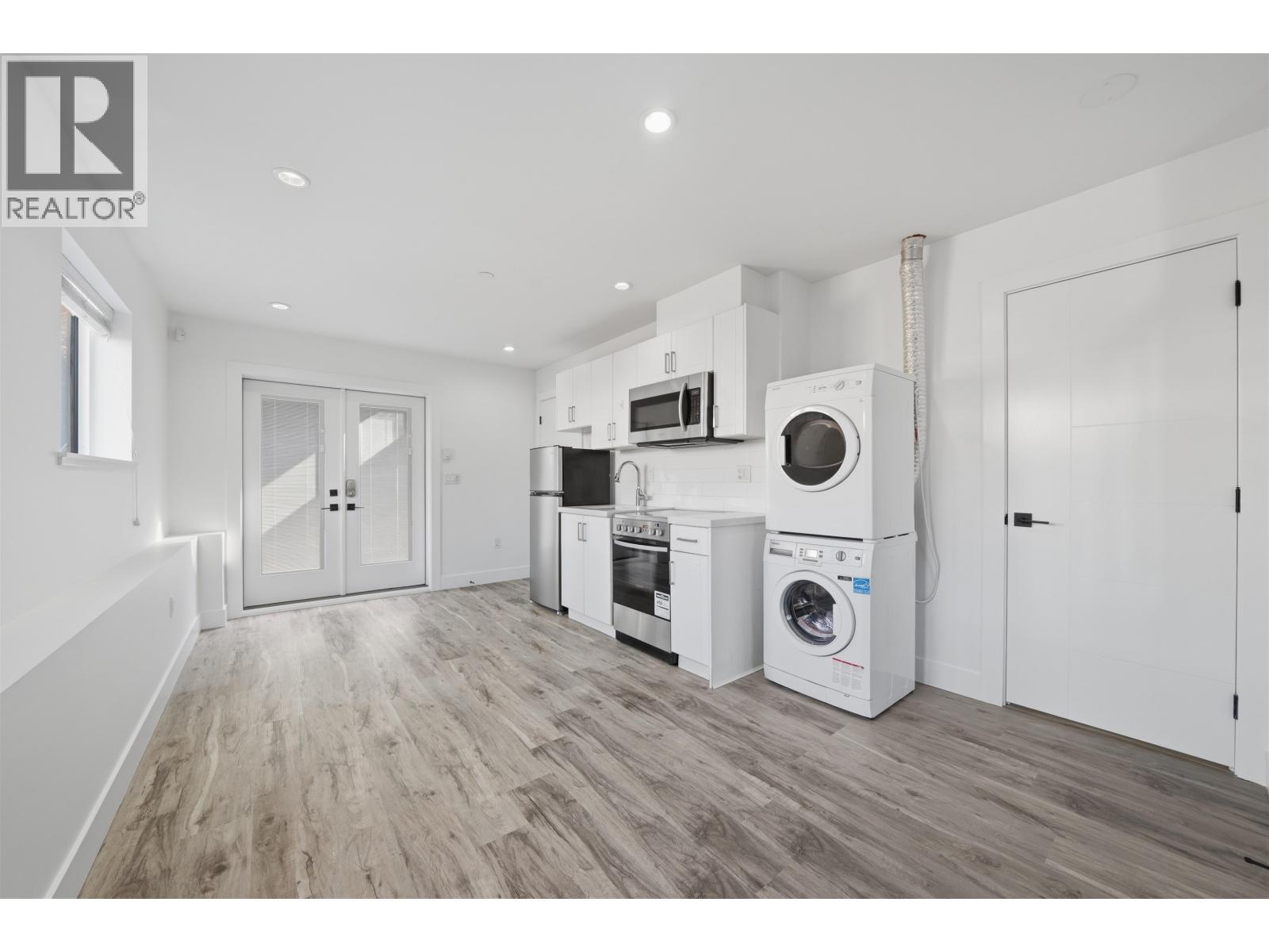 8 Bed, 8 Bath House for Sale in Vancouver – 3123 E 7TH AVENUE, Vancouver – MLS# R3148462 - Image 30