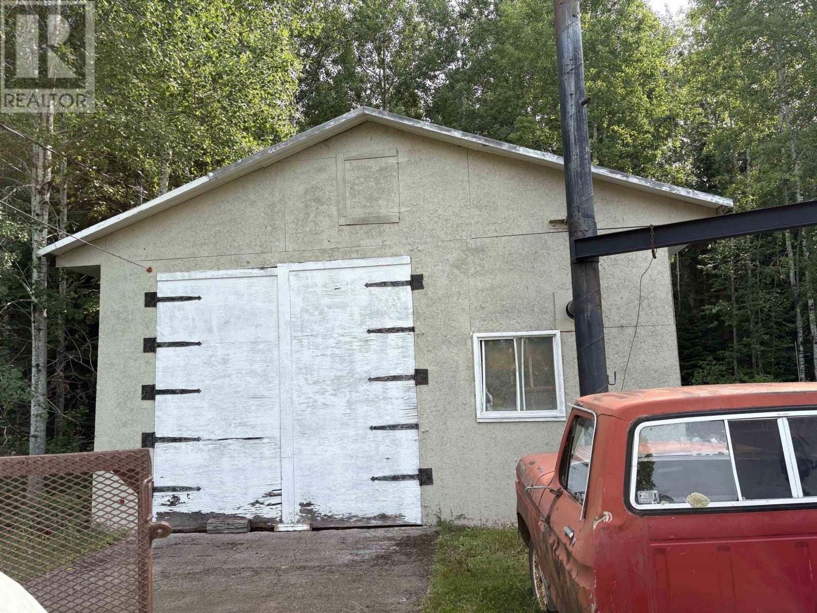 150 CAPTAIN RD - 44