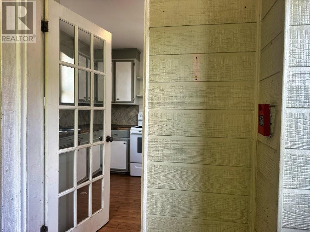 241 Syndicate Ave N - 12