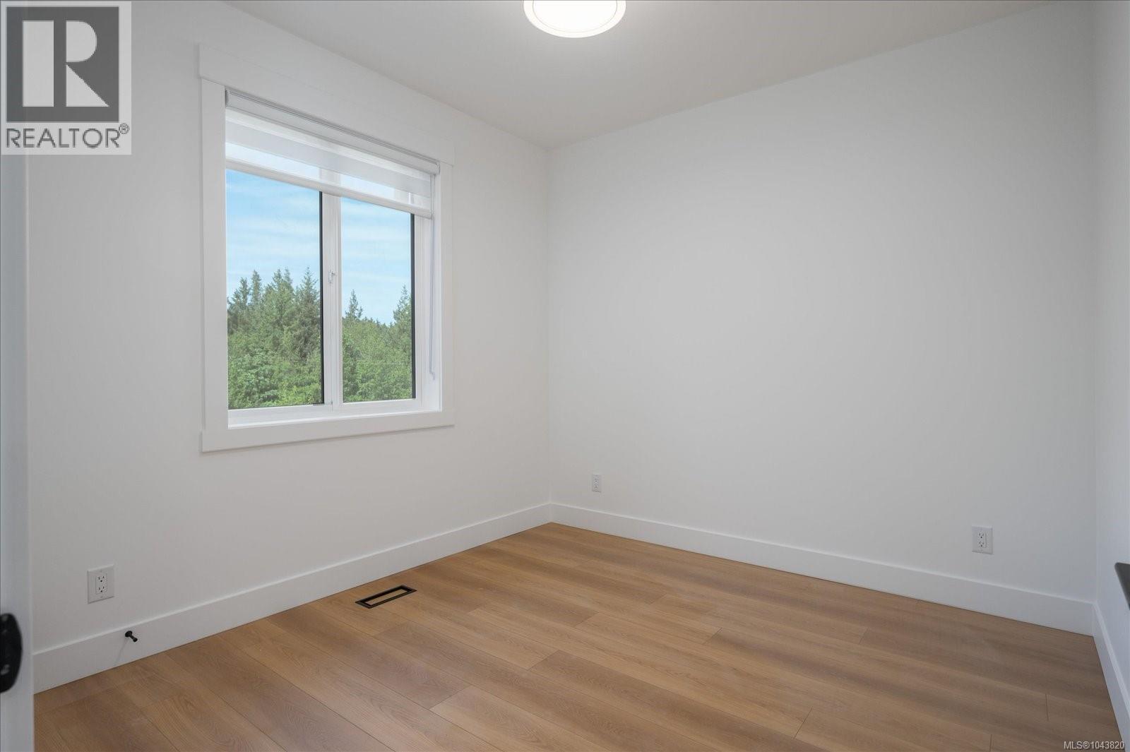 8019 Ridge Rd - 29