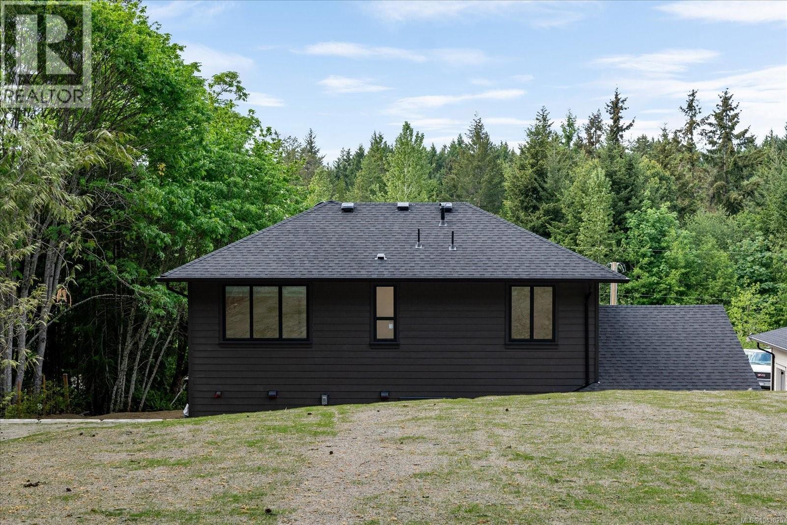 8019 Ridge Rd - 36