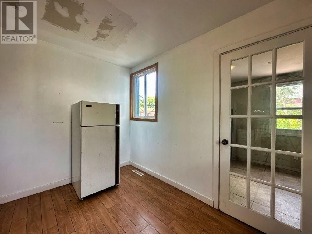241 Syndicate Ave N - 16