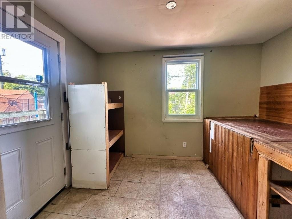 241 Syndicate Ave N - 41