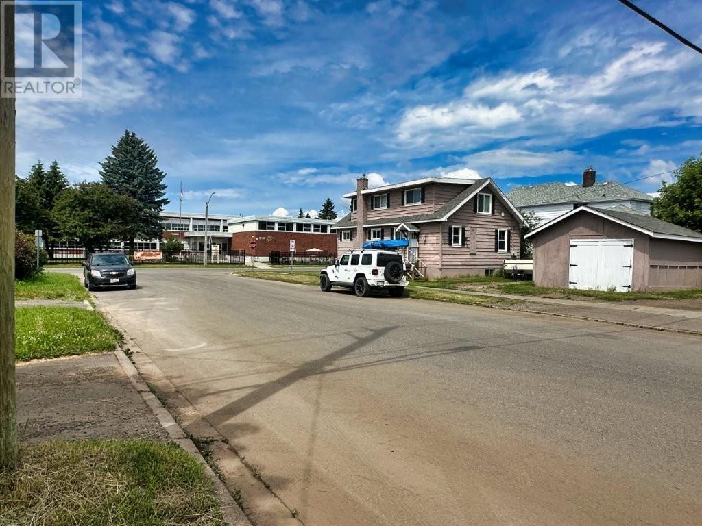 241 Syndicate Ave N - 50