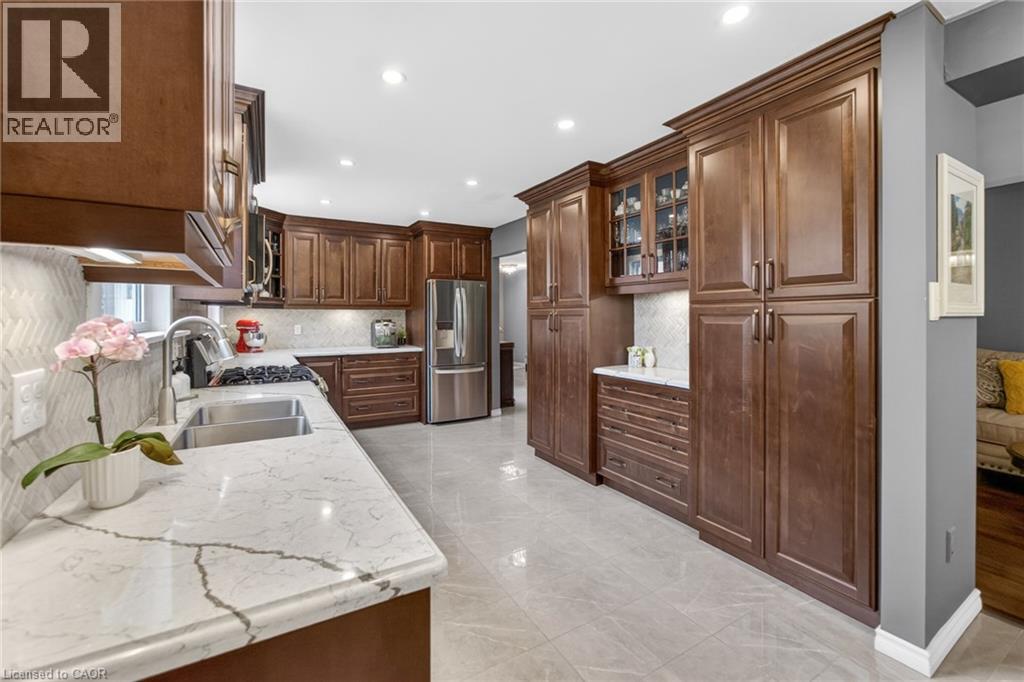 43 PURITAN Court - 15