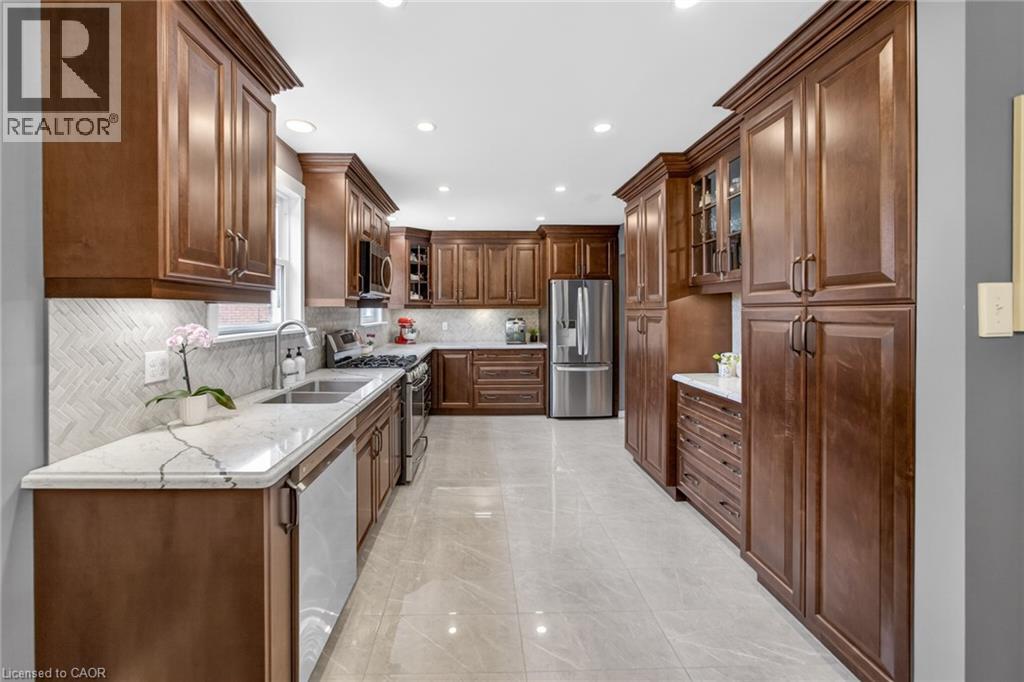 43 PURITAN Court - 14