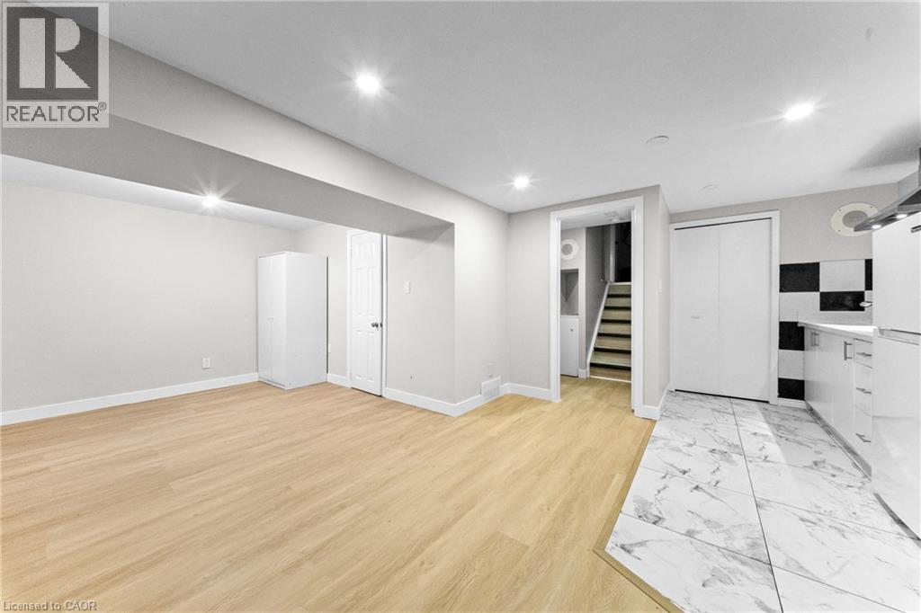 20 HIGHCROFT Court - Image 37