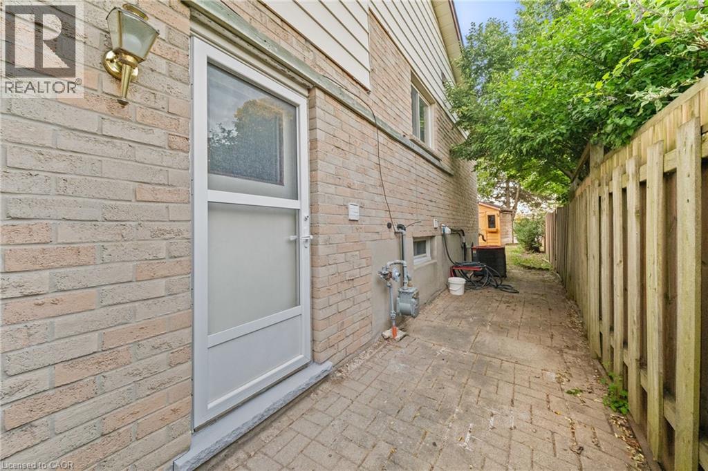 20 HIGHCROFT Court - Image 41