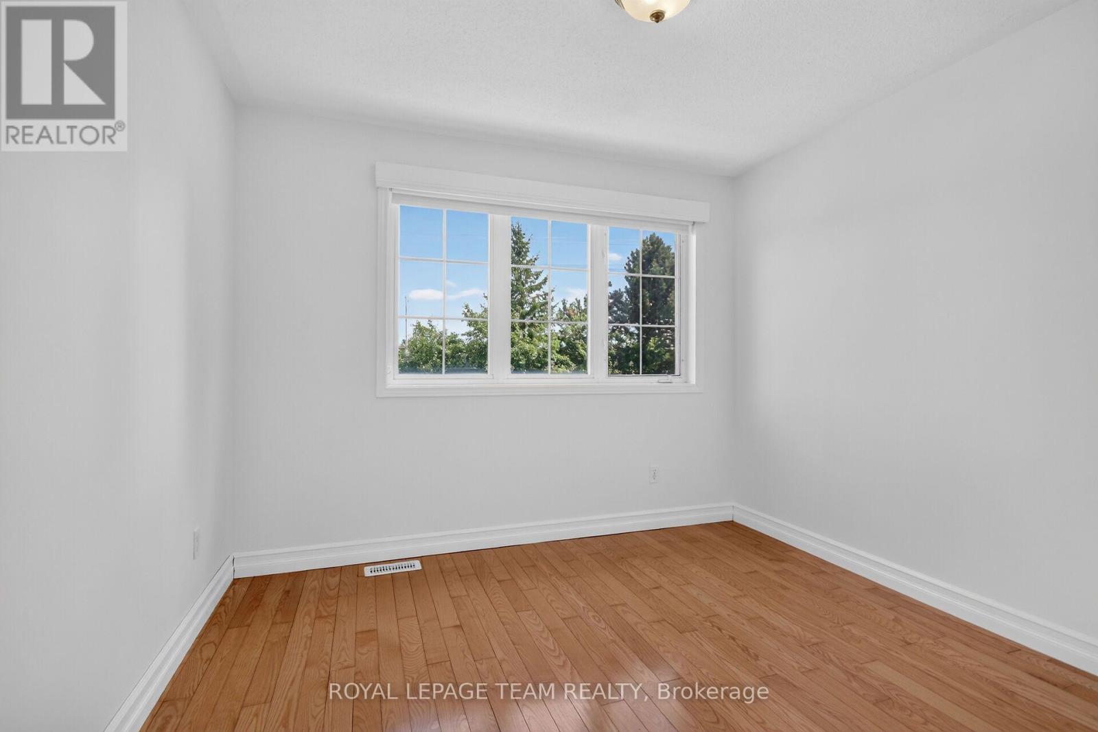 3 Bed, 3 Bath House for Sale in Ottawa – 32 VISTAPOINTE DRIVE, Ottawa – MLS# X13589738 - Image 35