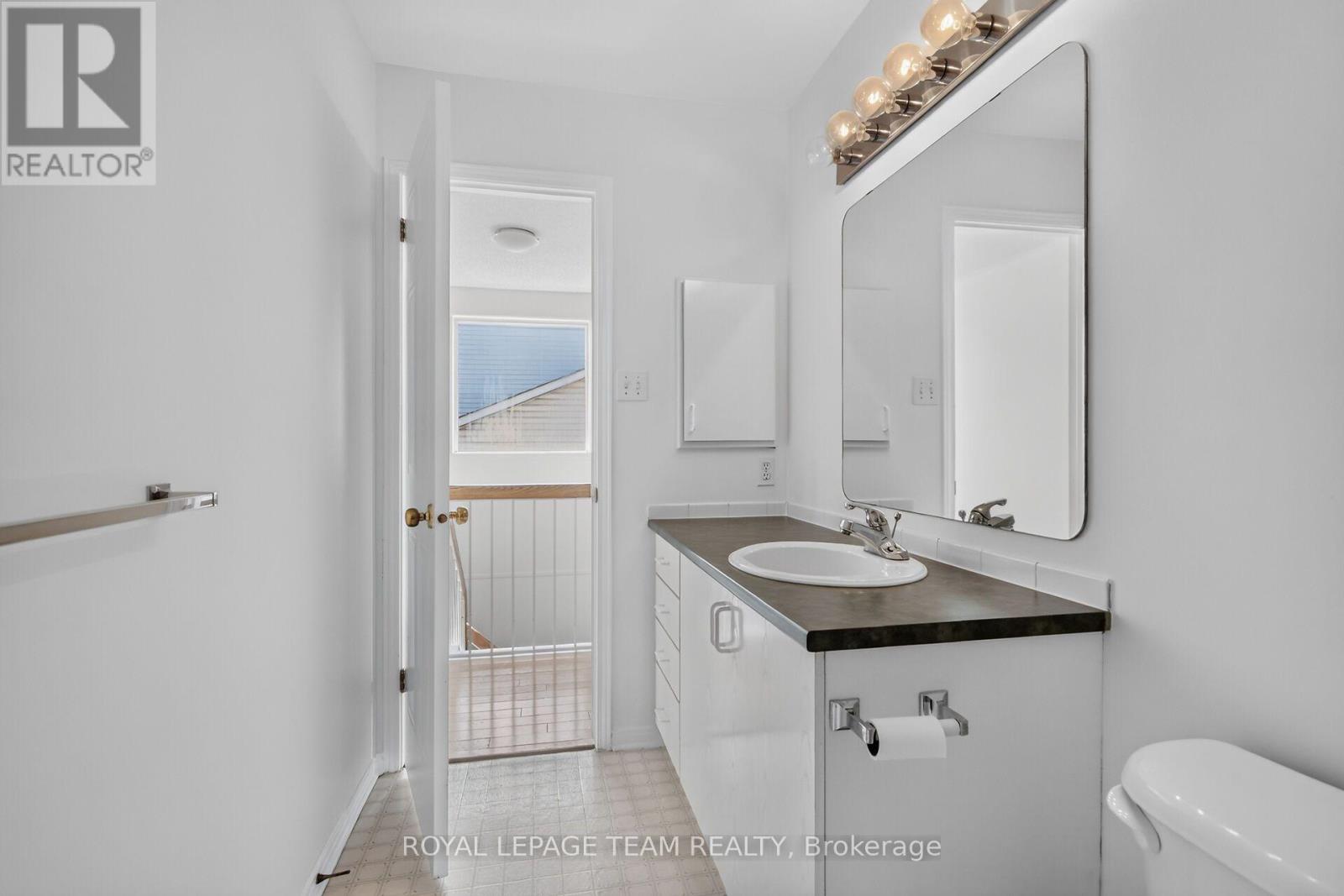 3 Bed, 3 Bath House for Sale in Ottawa – 32 VISTAPOINTE DRIVE, Ottawa – MLS# X13589738 - Image 41