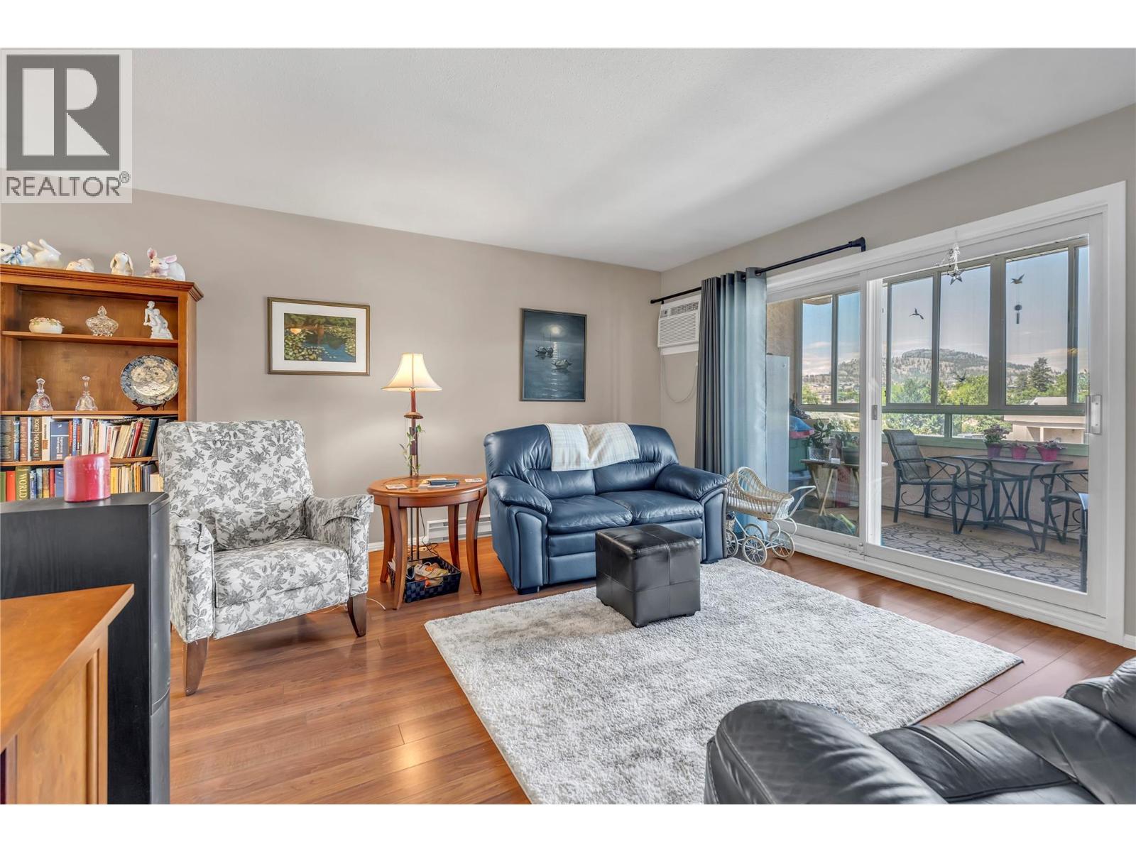 #306 8907 Pineo Court - 14