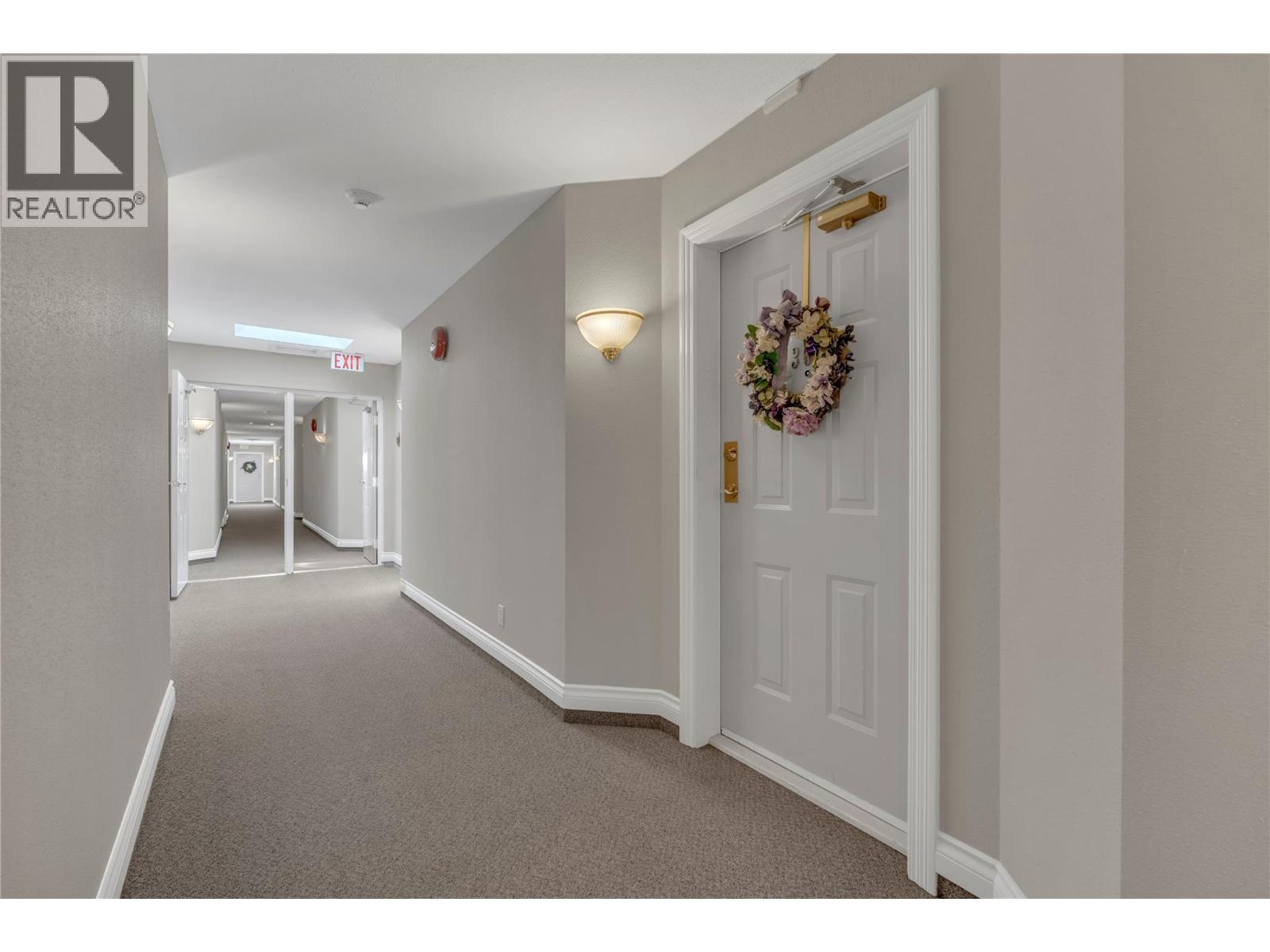 #306 8907 Pineo Court - 23