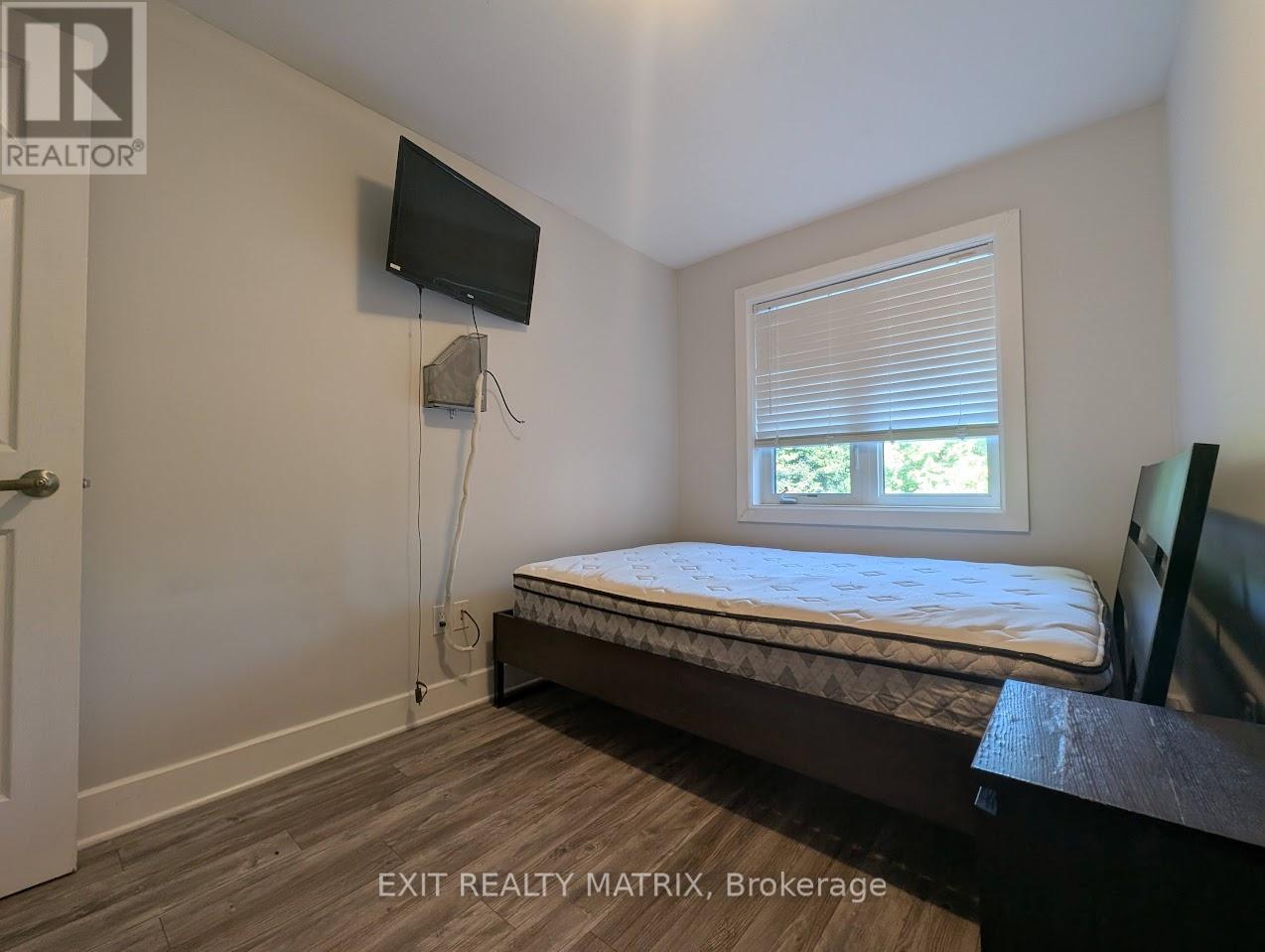 3 Bed, 2 Bath Multi-Family for Rent in Ottawa – B – 222 BLACKBURN AVENUE, Ottawa – MLS# X13589768 - Image 9