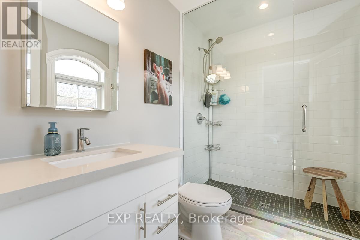 703 REVERIE PRIVATE - 19