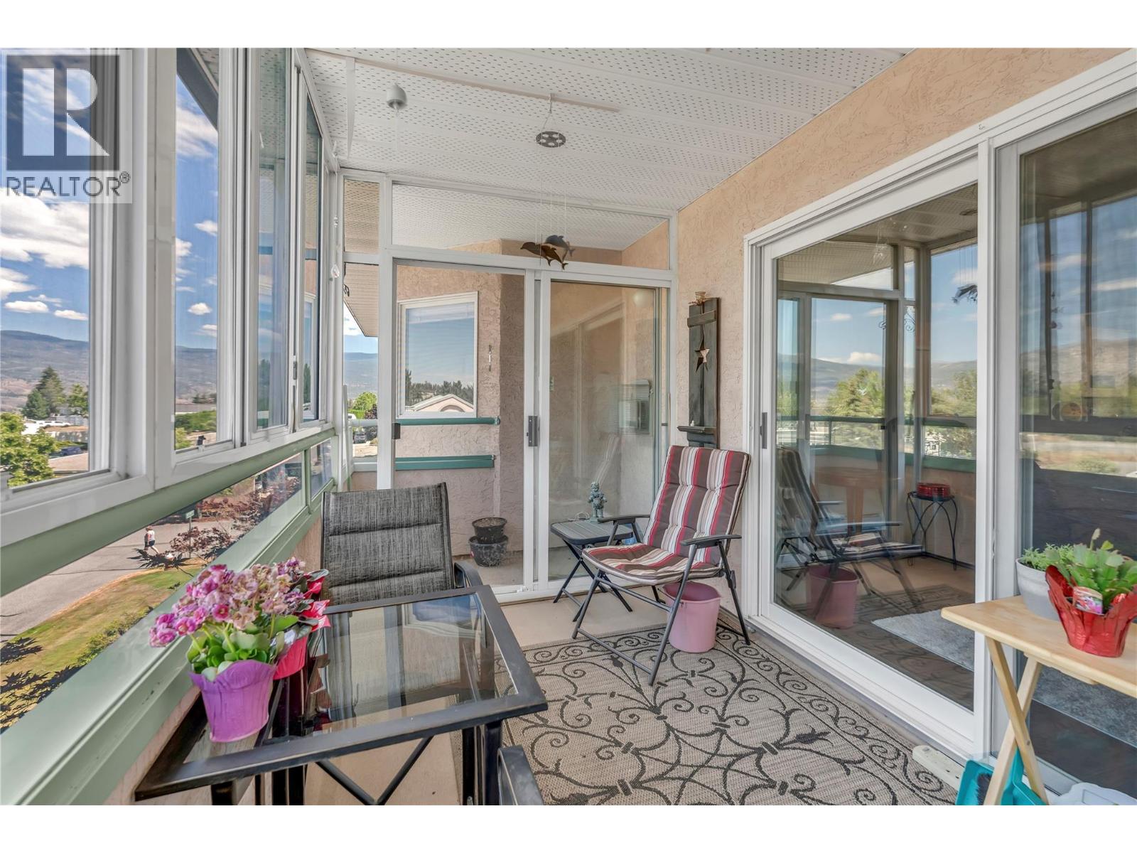 #306 8907 Pineo Court - 16