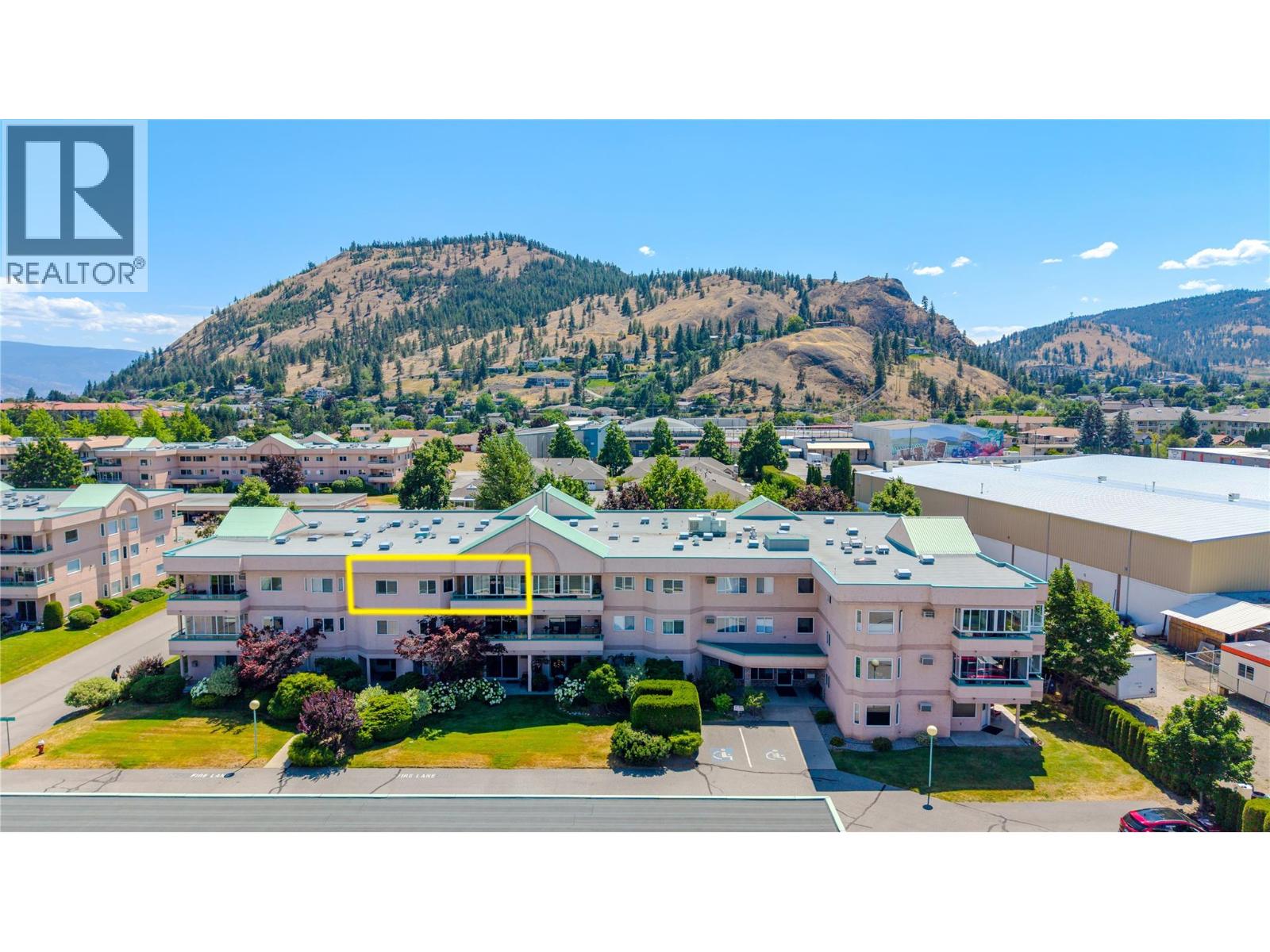 #306 8907 Pineo Court - 24