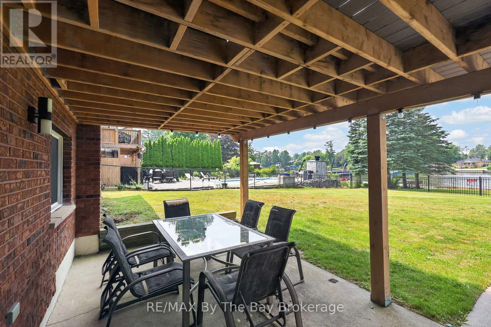 1434 RIVER ROAD W - Image 34