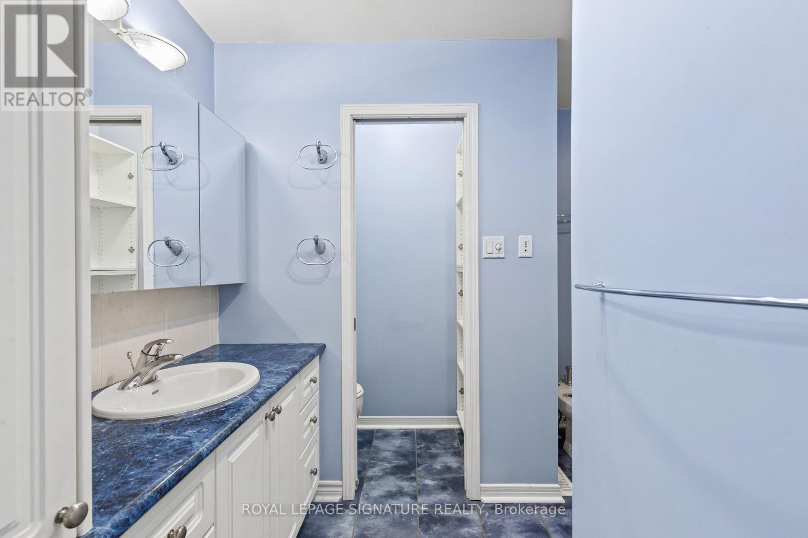 #42 580 EYER DRIVE - 19