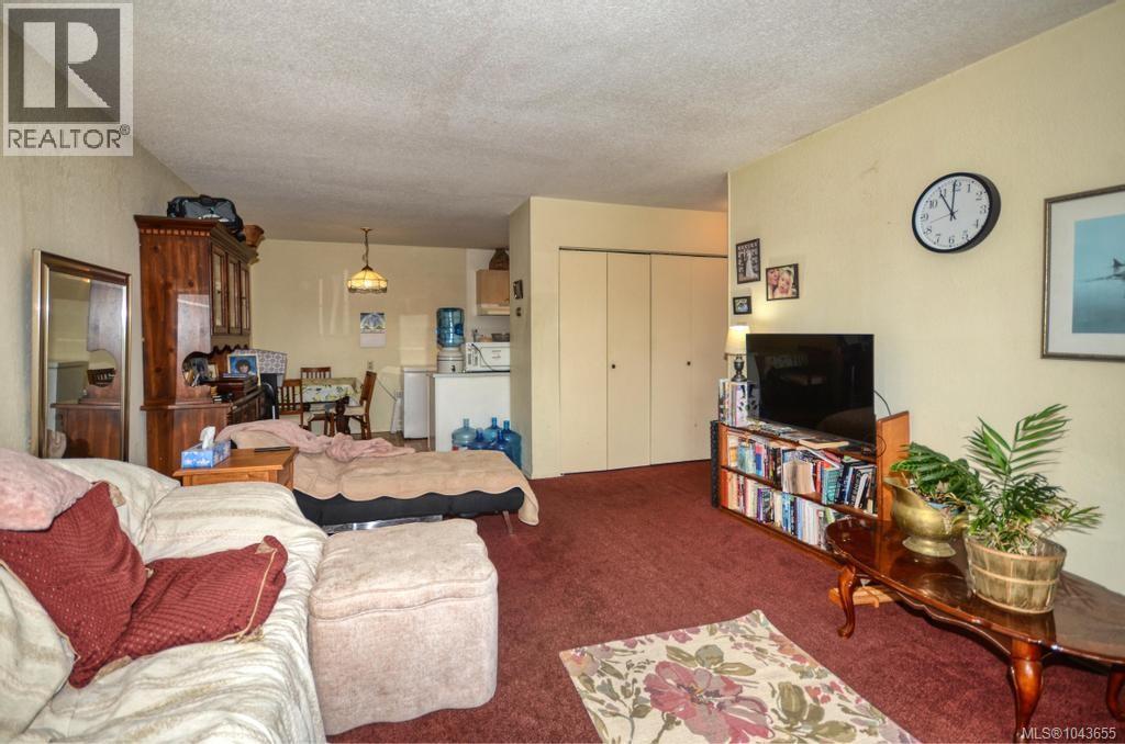 #312 848 Esquimalt Rd - 13