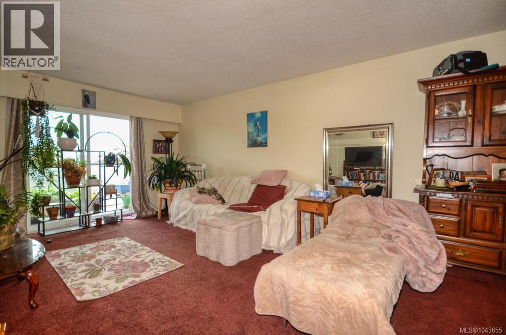 #312 848 Esquimalt Rd - 2