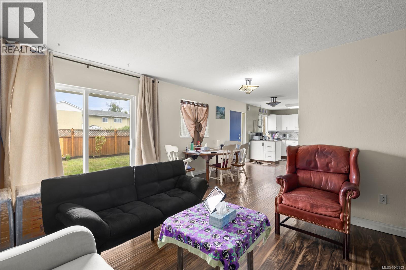 11 10070 Fifth Street, Sidney