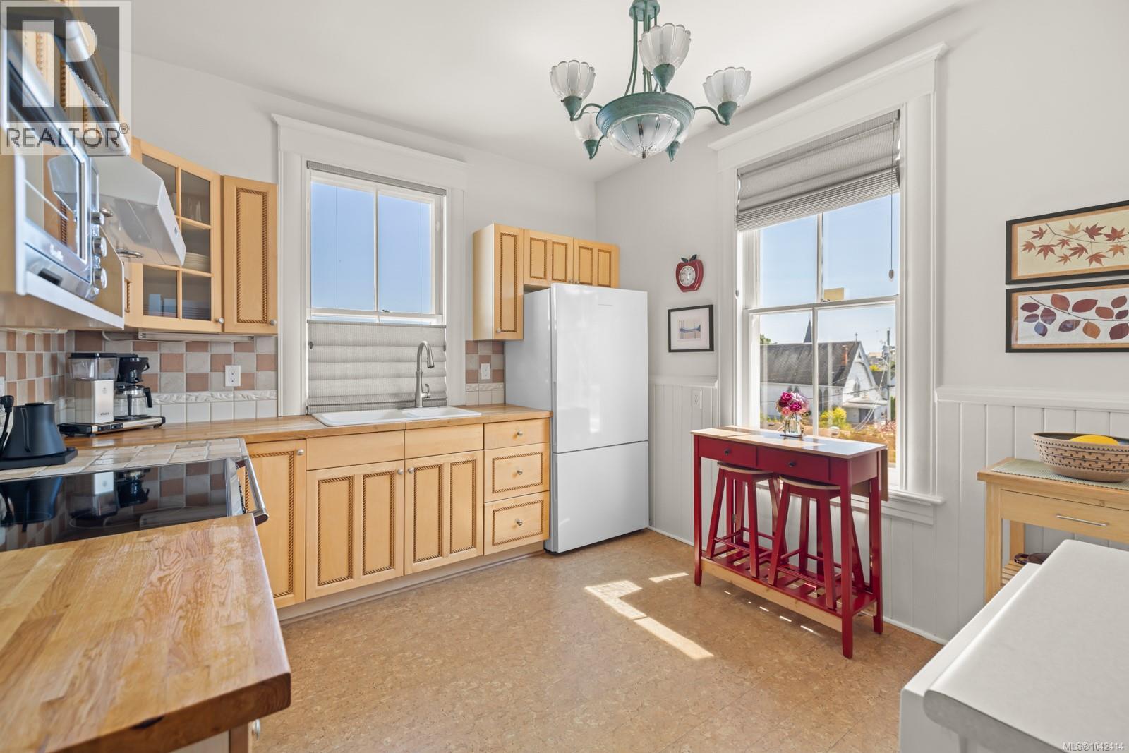 609 Mary St - 11