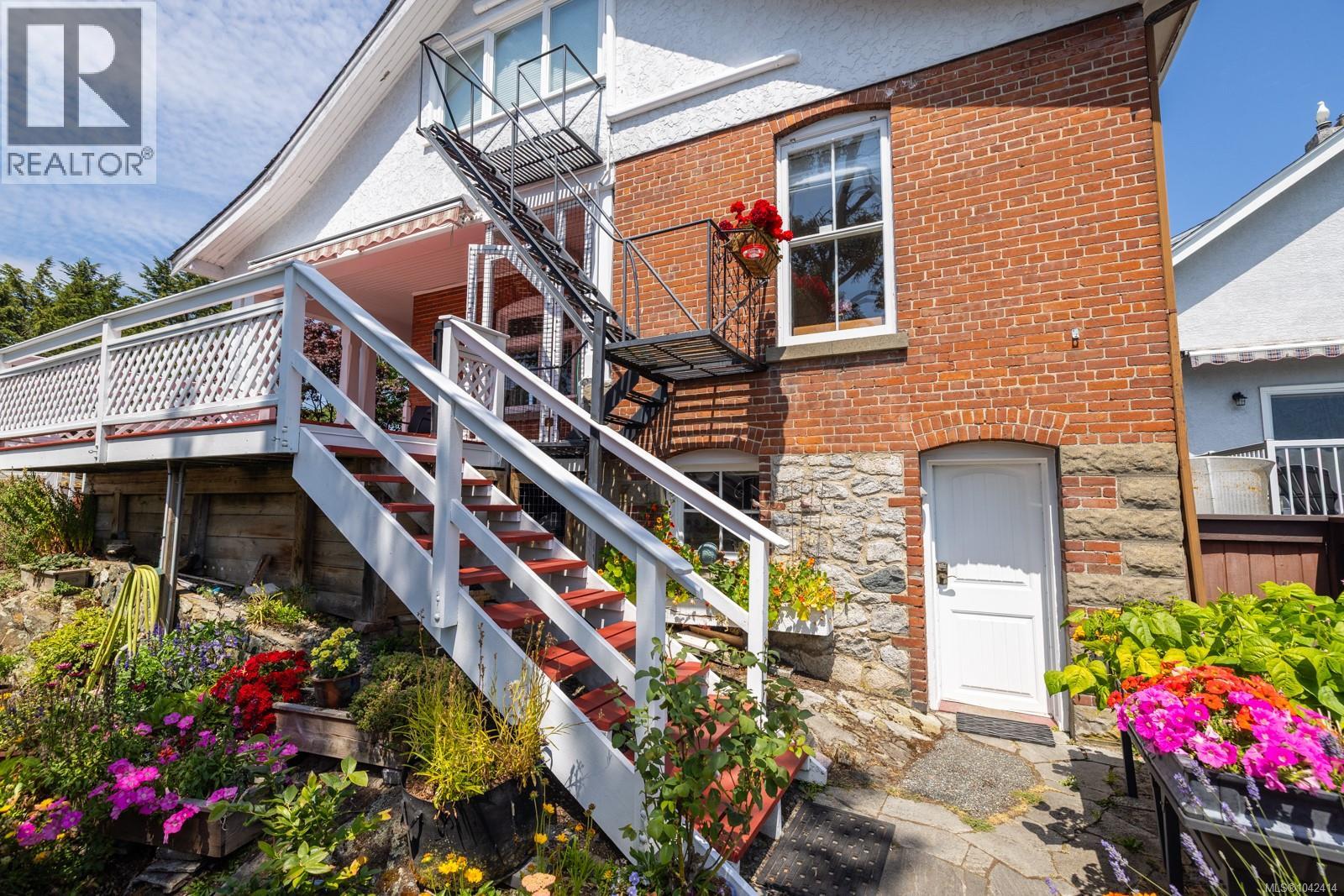 609 Mary St - 22