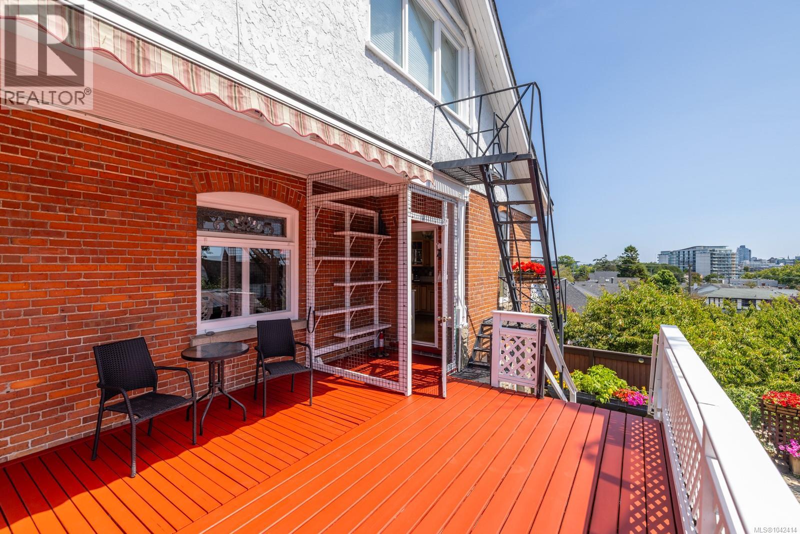 609 Mary St - 24