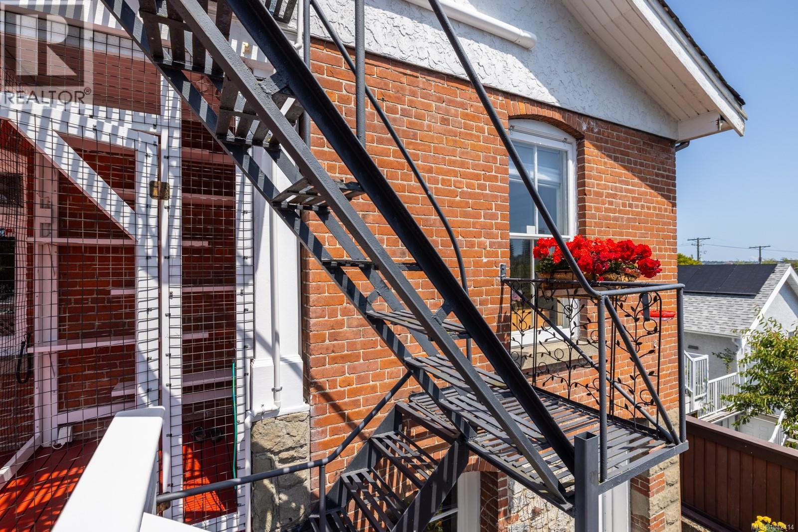609 Mary St - 26