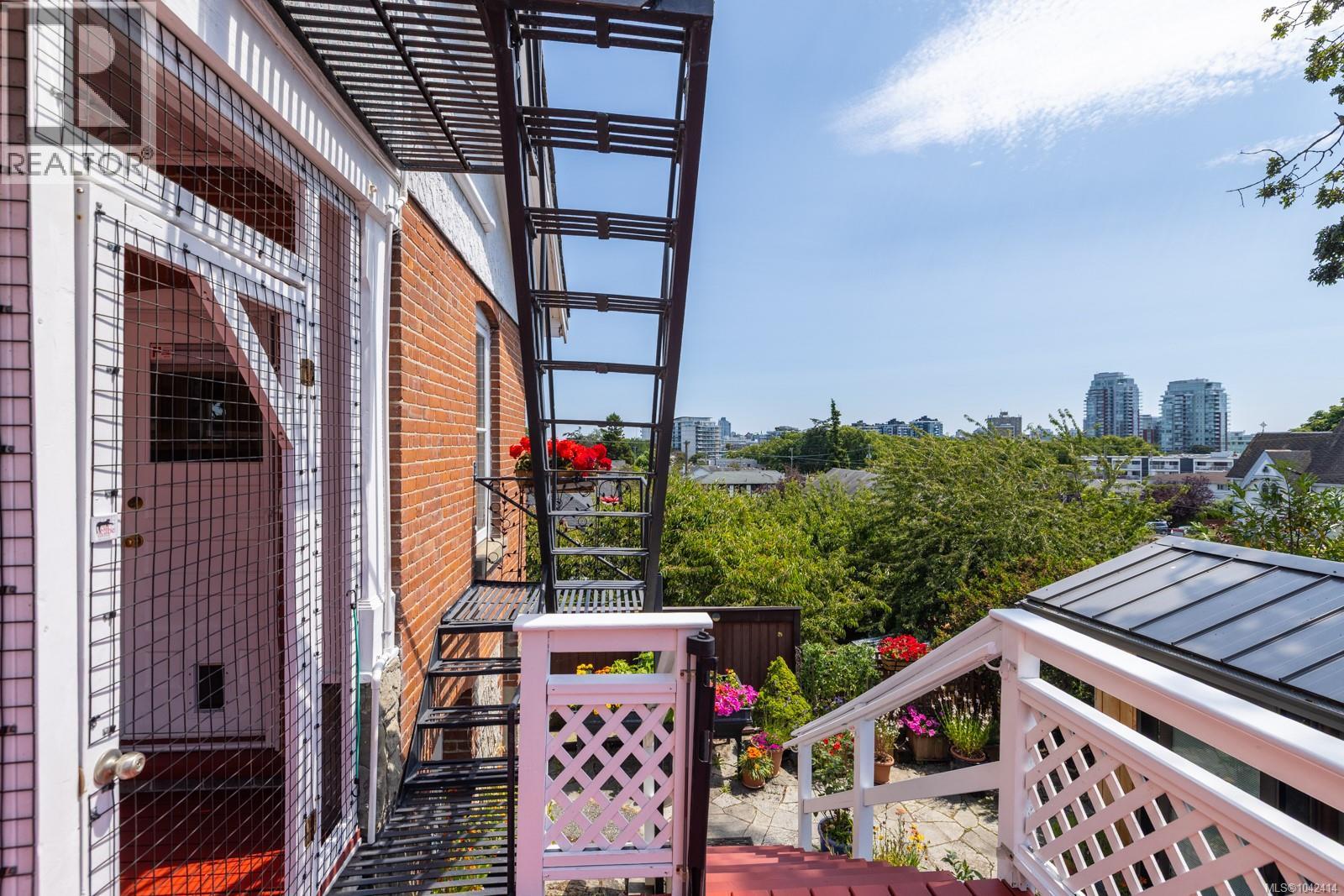 609 Mary St - 27