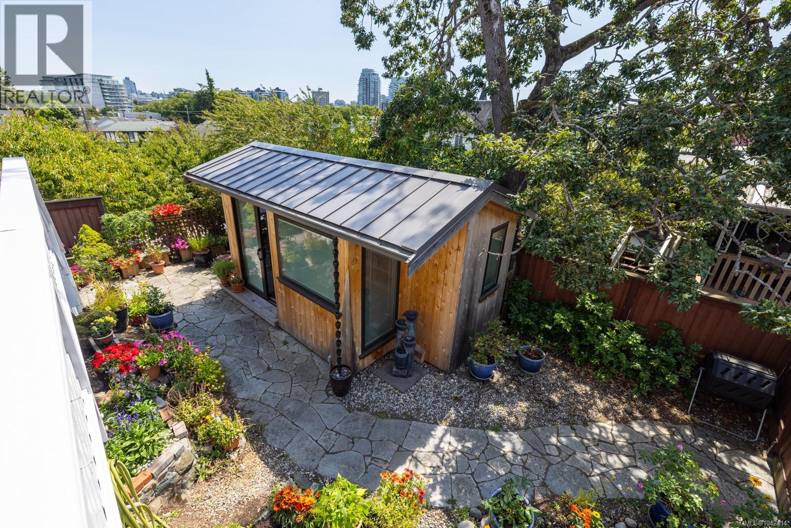 609 Mary St - 33